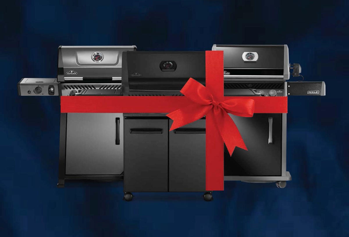 Купите газовый гриль Napoleon и получите подарок!